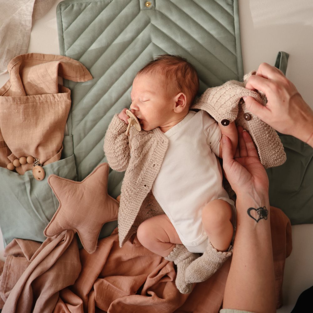 Mushie Portable Changing Pad Roman Green Tiny Sprout